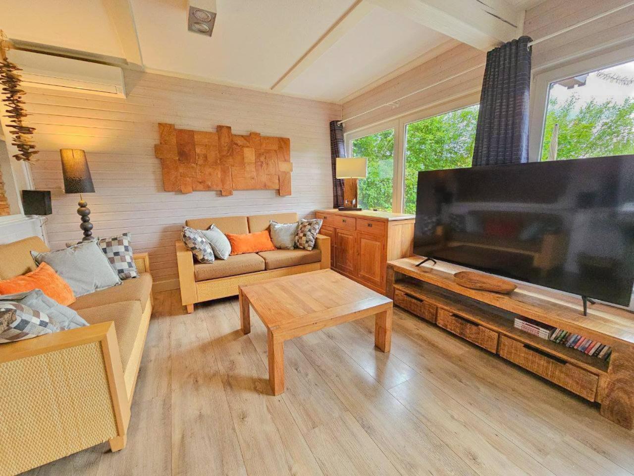 Ferienhaus "Gestiefelter Kater" Am See Im Bergland Kirchheim (Hessen) Exterior foto
